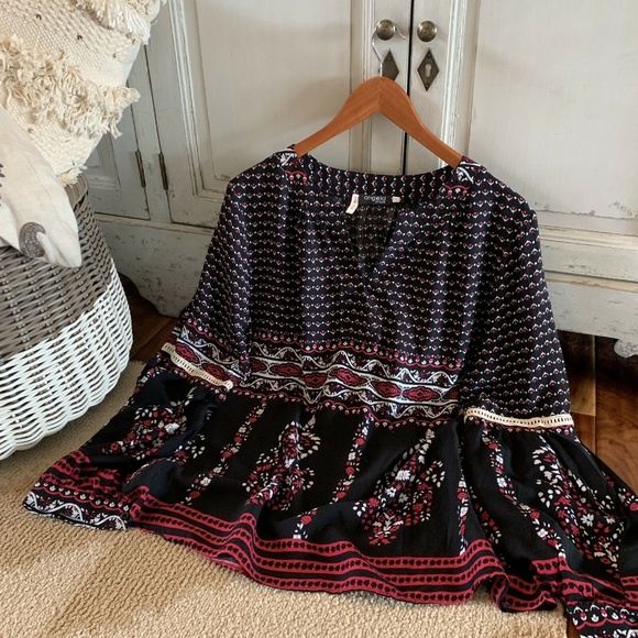 Last Two! Plus Size Block Print Long Tunic Blouse - Picture 3 of 7